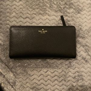 Large, Slim Bi-fold wallet